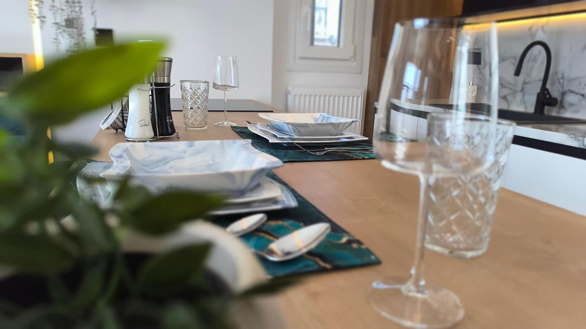 Larisa Absolute Suites, Sky View Smart Home エクステリア 写真