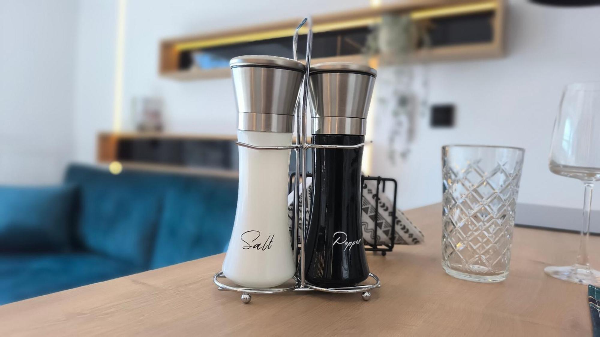 Larisa Absolute Suites, Sky View Smart Home エクステリア 写真
