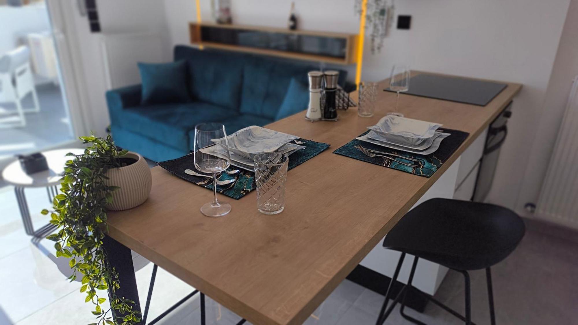 Larisa Absolute Suites, Sky View Smart Home エクステリア 写真