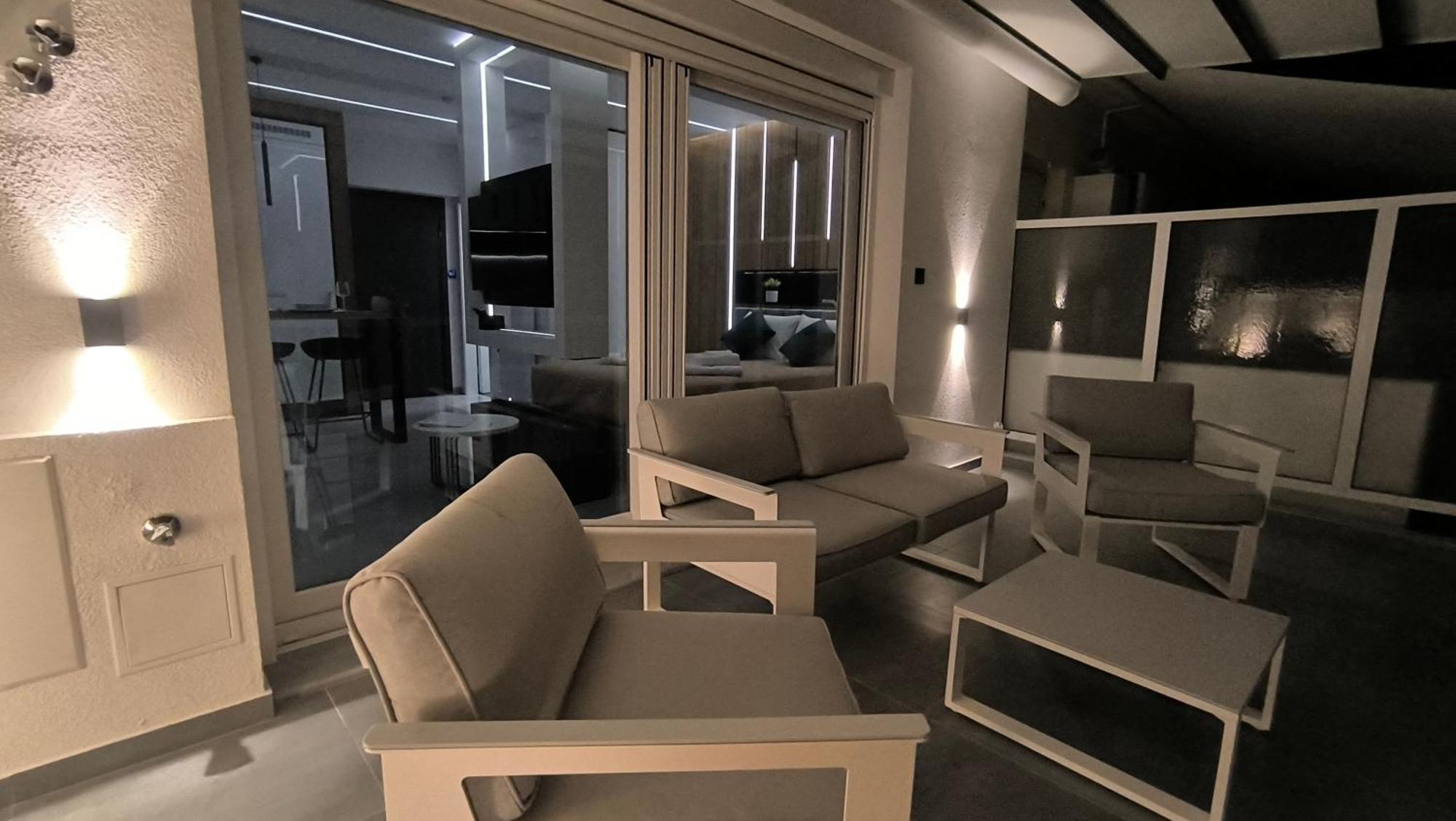 Larisa Absolute Suites, Sky View Smart Home エクステリア 写真