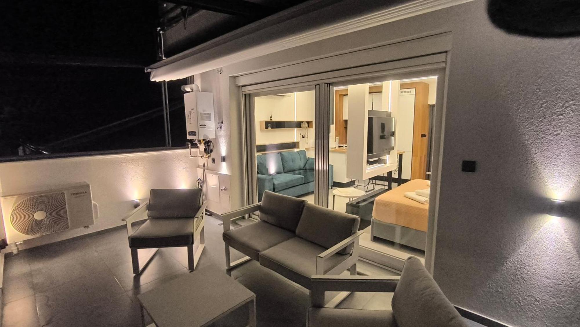 Larisa Absolute Suites, Sky View Smart Home エクステリア 写真